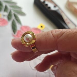 New Modern Elegant Gold Plated Pearl Ring